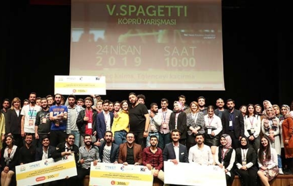Spagettiden Köprüler Kıyasıya Yarıştı